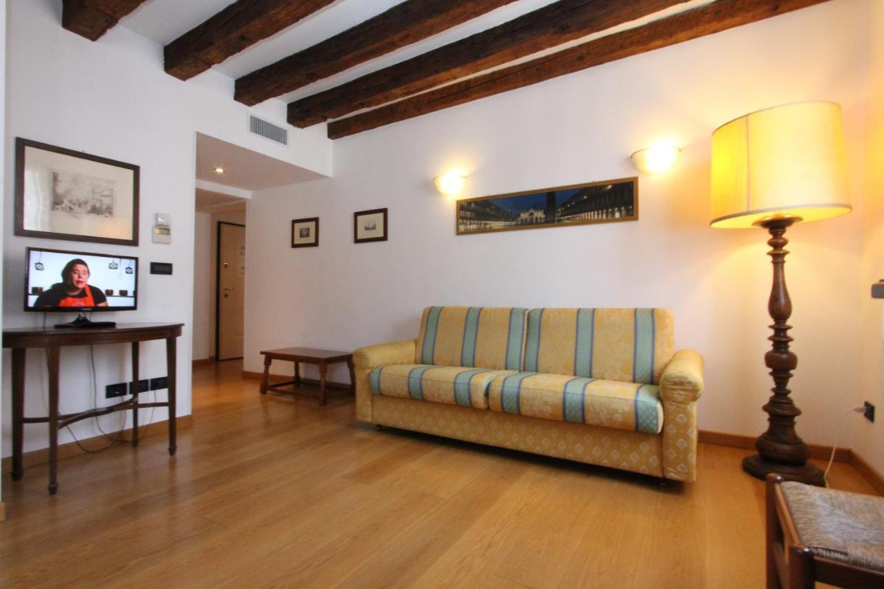Residence Dei Mori Венеция Экстерьер фото